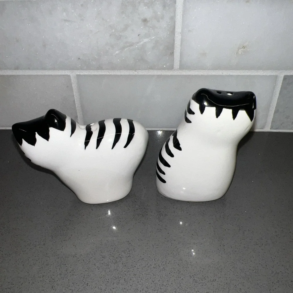 Vintage Salt pepper Cats Shakers Kittens Ceramic